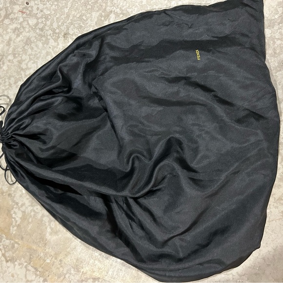 Fendi bag - great condition!! - Picture 6 of 8